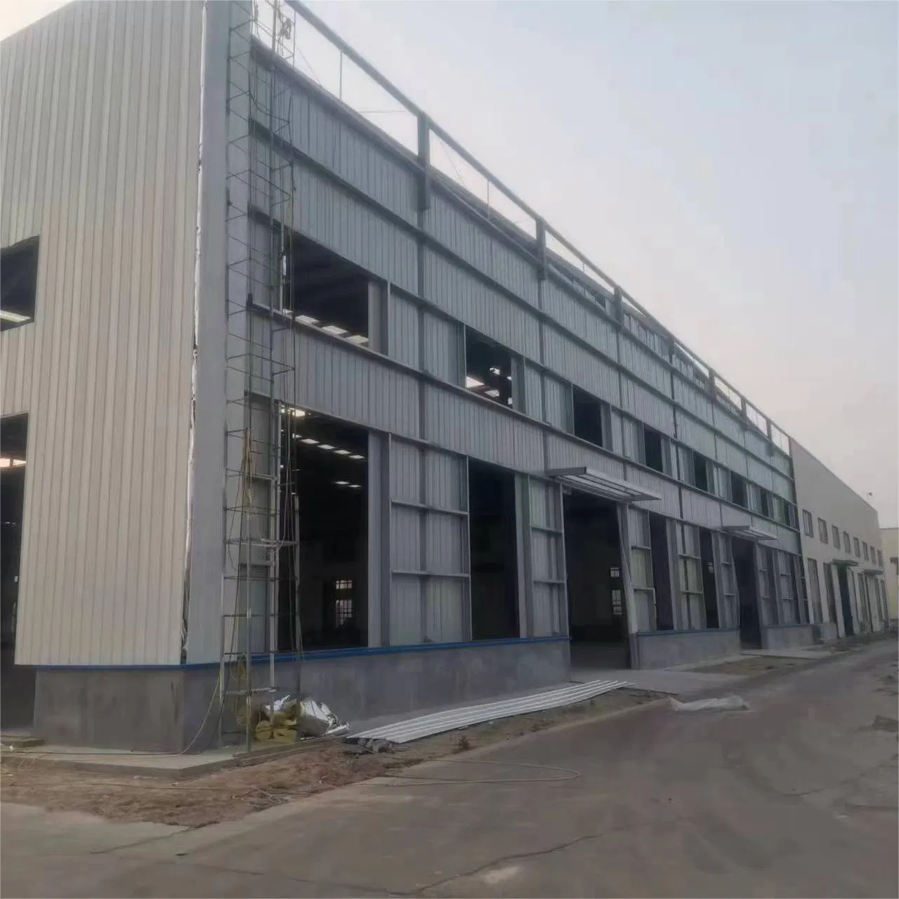 Economic Low Cost Modular Construction Metal Steel Prefabricated Industrial Commercial Office/ Warehouse/ Workshop/ Building