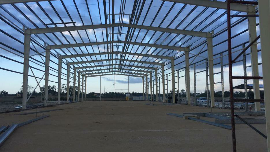Pre-Engineered Metal Building Material Kits Prefabricated Middle Size Light Steel Structure Factory Warehouse