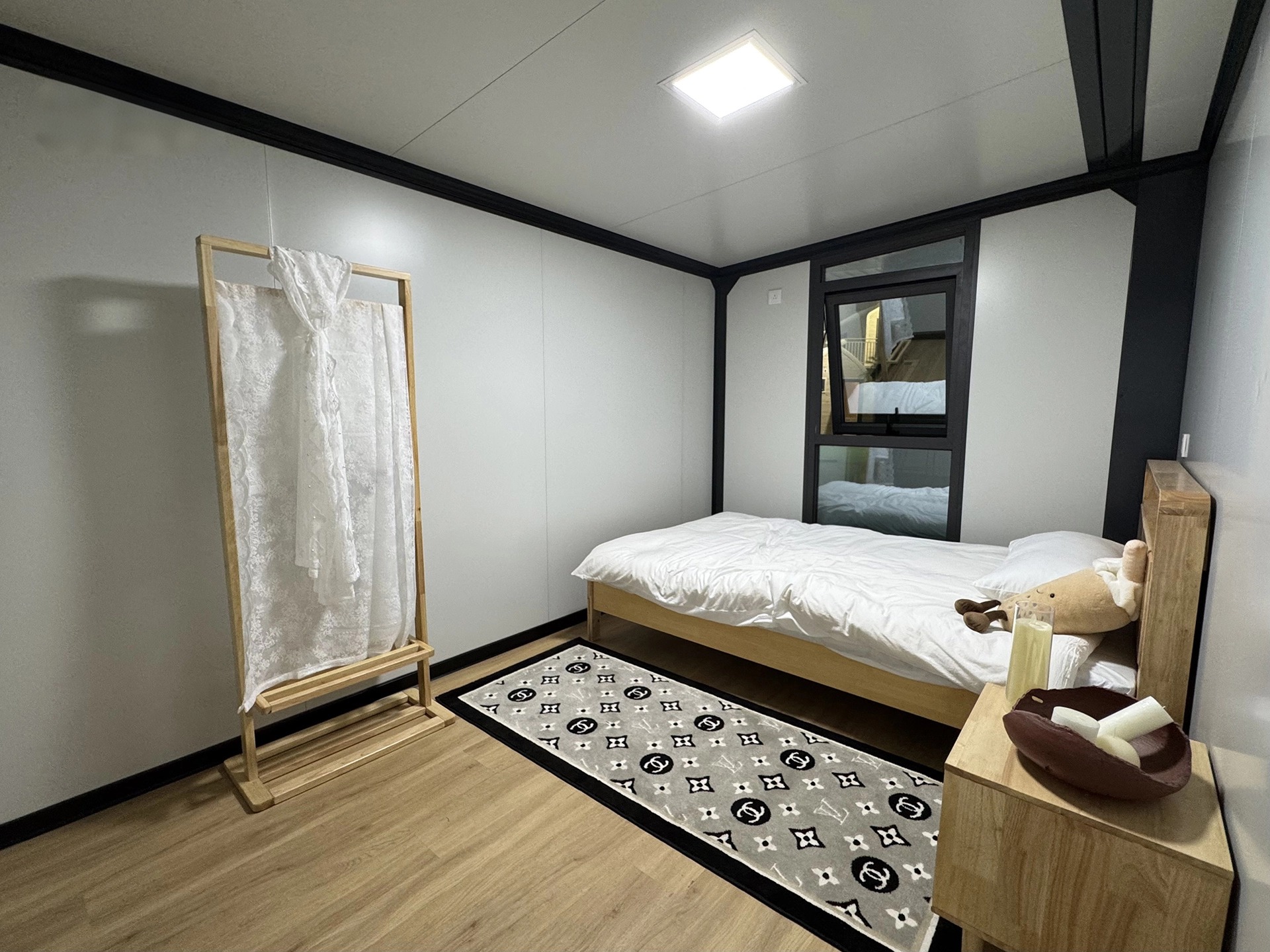 Hot Selling Double-Wing Expandable Modular Container House - Spacious Site Accommodation for Construction Camp Temporary Living
