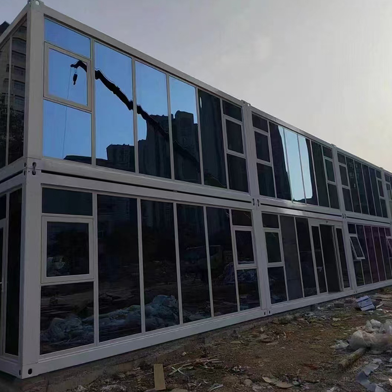 Mobile Breathable Modern Container House Towable Design for Temporary Offices Hotels Hospitals &amp; Construction Camps