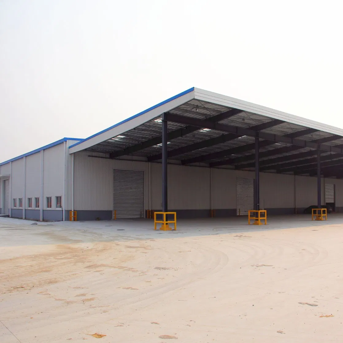 Modern Pre-Engineered Steel Structure Prefabricated Metal Construction Prefab Building for Sale