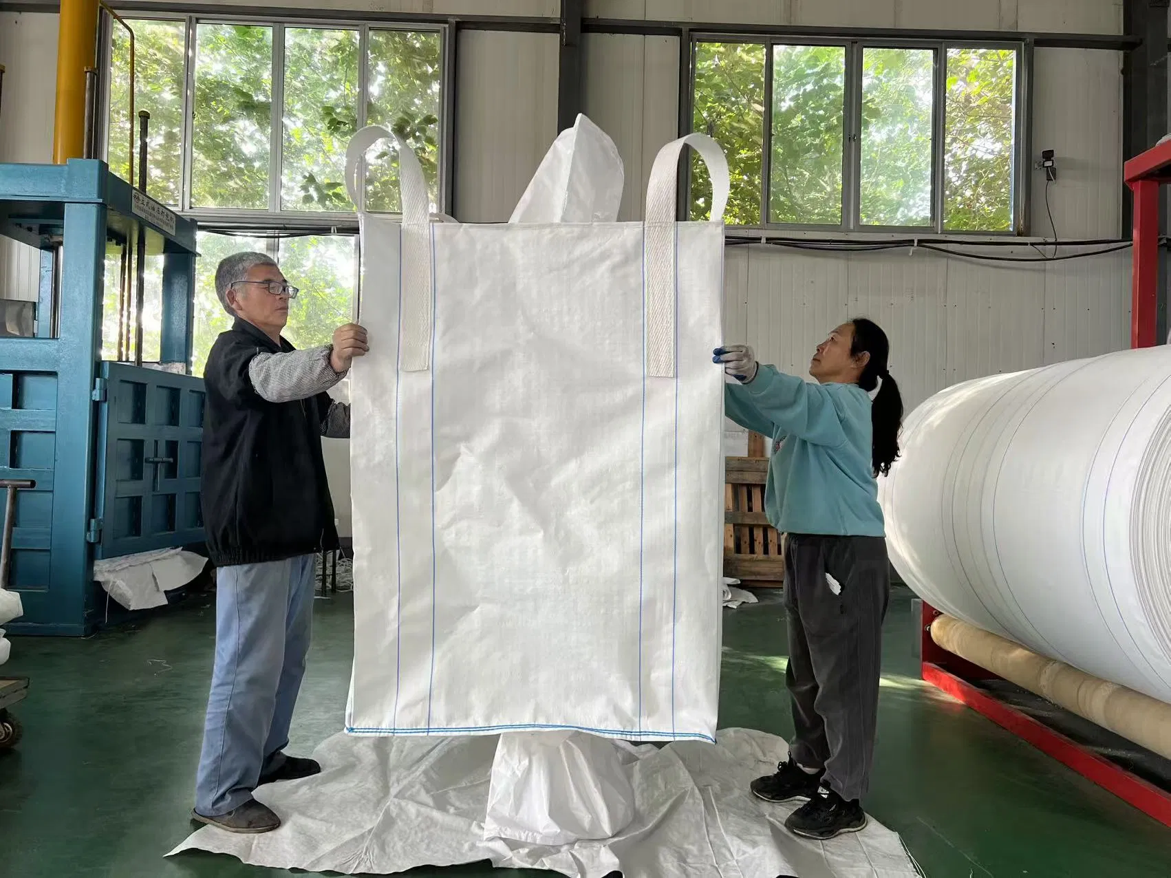 Saco Jumbo Woven PP Branco 1000kg/1500kg Capacidade Respirável 2 Mangas Fundo Plano Antiestático Tônico Saco FIBC a Granel 1500kg Carregamento
