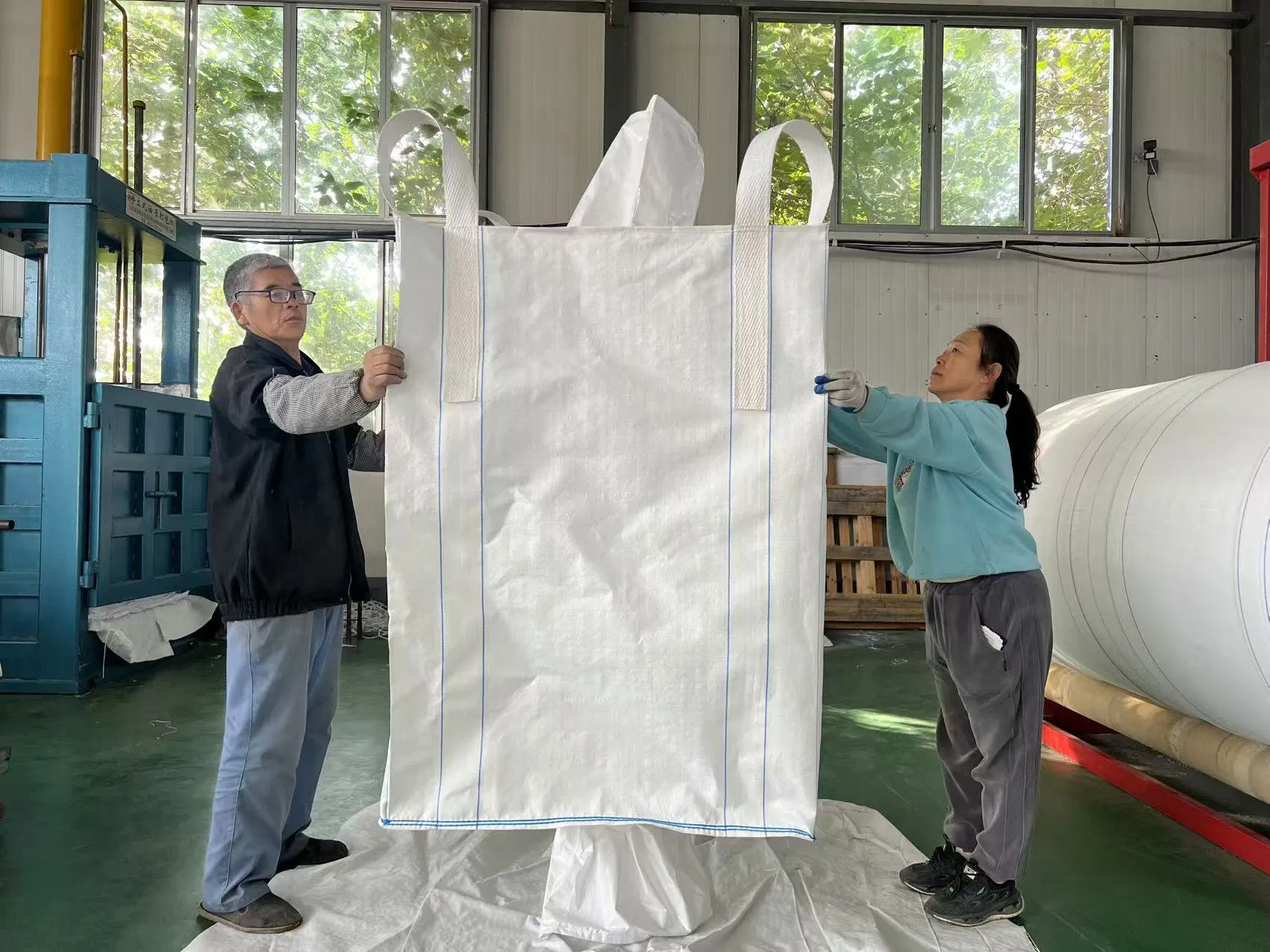 Saco Jumbo Woven PP Branco 1000kg/1500kg Capacidade Respirável 2 Mangas Fundo Plano Antiestático Tônico Saco FIBC a Granel 1500kg Carregamento
