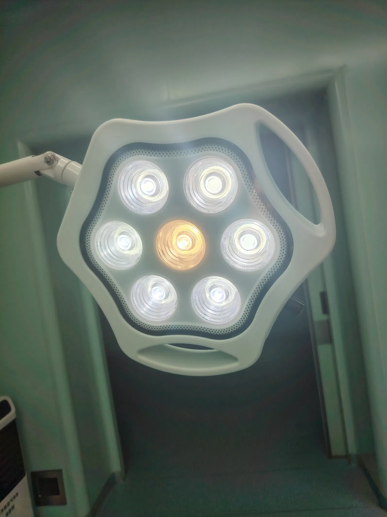 LED Shadowless Operating Lamp Floor Standing for Dental Clinic Hospital Wall Mountable