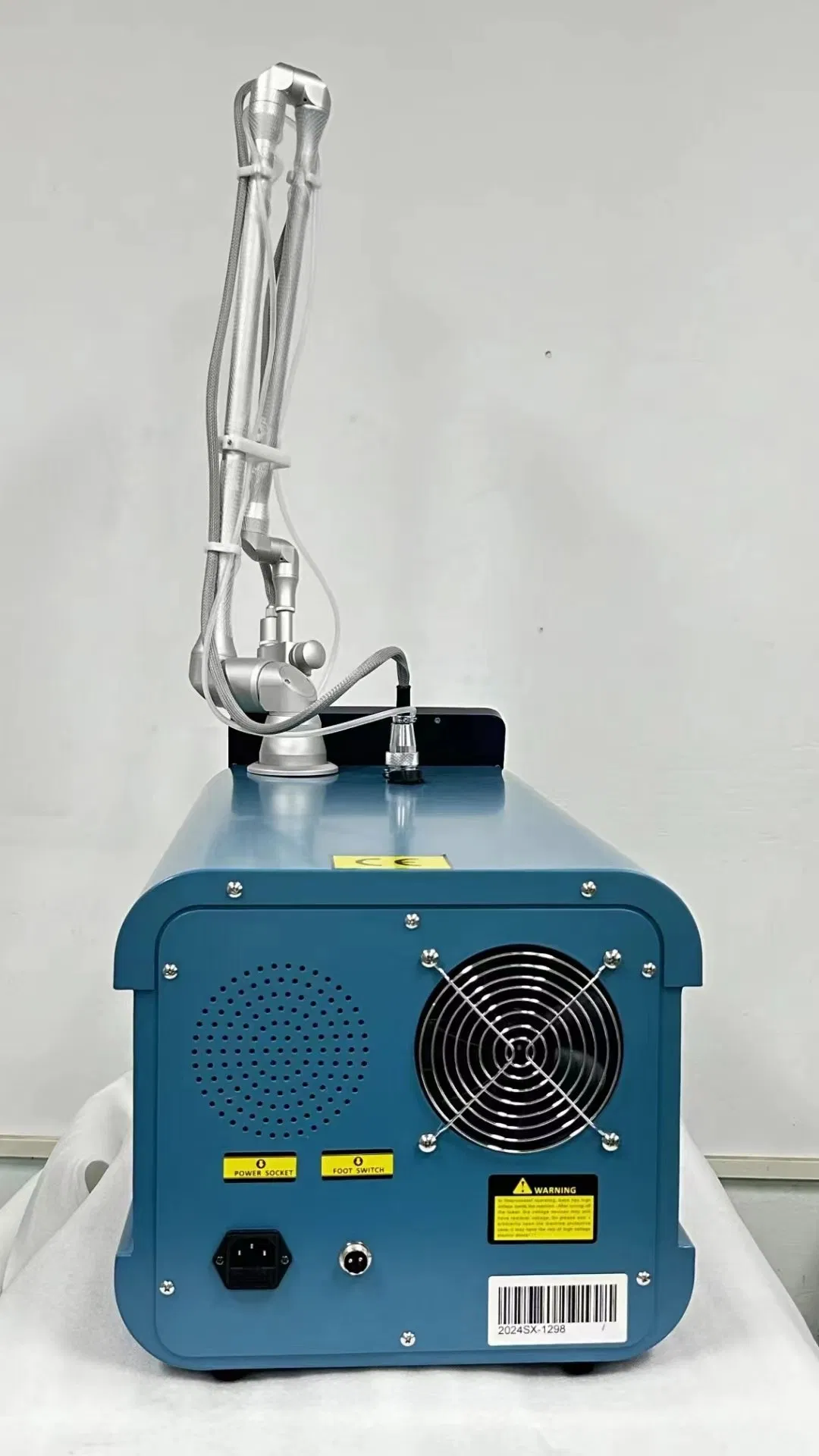 سعر الجملة الجديد CO2 إزالة الوشم بالليزر باستخدام ليزر بيكو مع رؤوس غير جراحية CO2 آلات الليزر الجزئية لإزالة الندبات والنمش