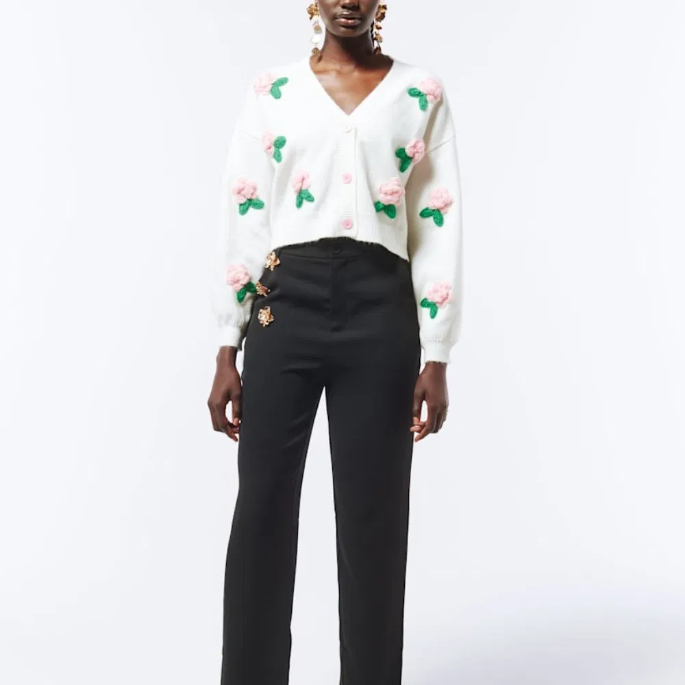 Elegant White Floral Embroidery Knit Cardigan Sweater for Women