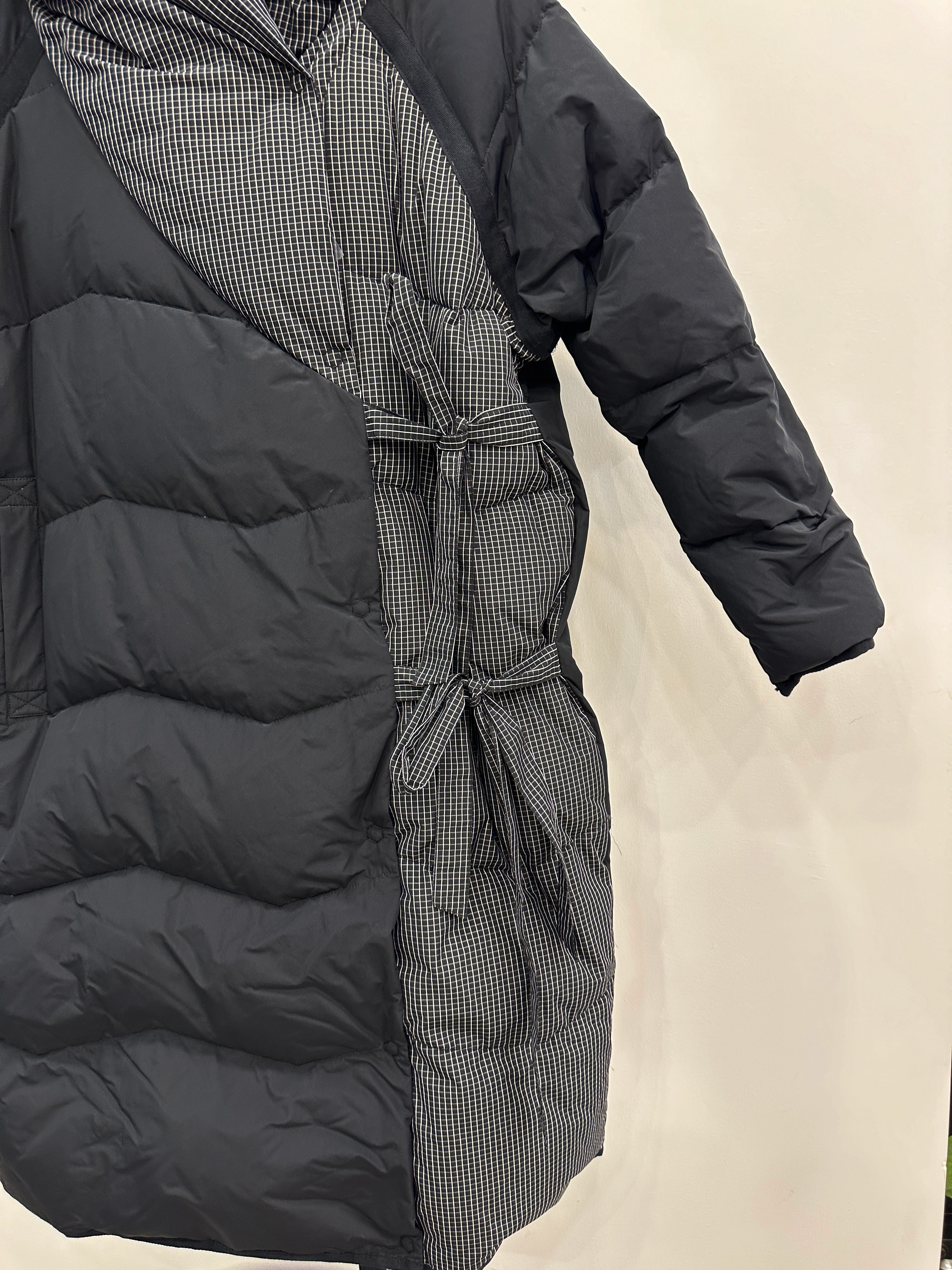 New Arrivals Winter Parkas Women 2024 Sleek and Simple Ladies Puffer Jacket High-End Grid Pattern Ladies Winter Coats