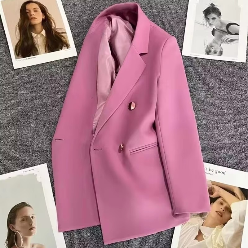 Women's Coat Detail 1