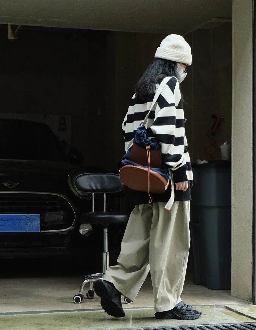 Oversized Hoodie Product Showcase 7