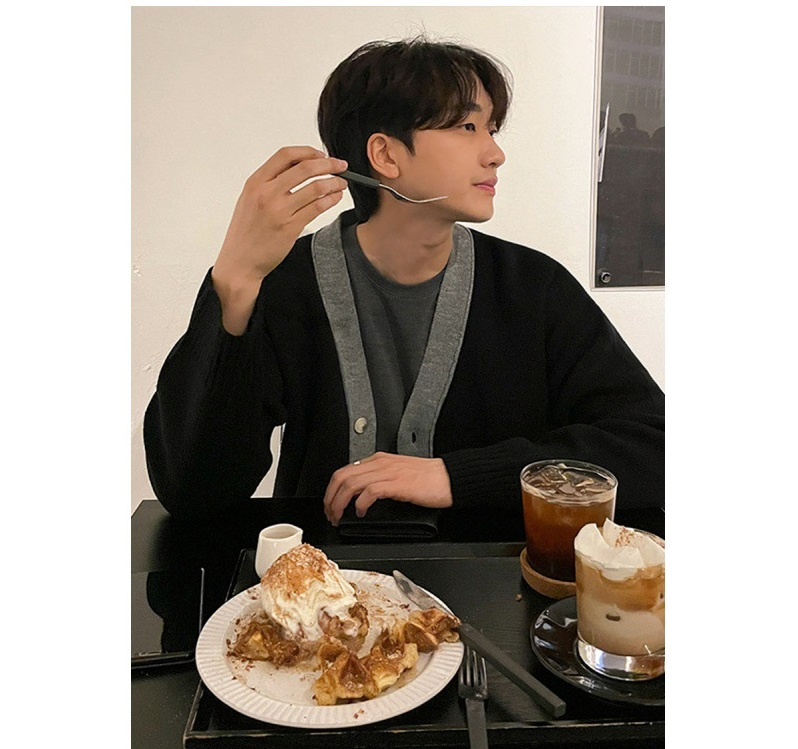 New Arrivals Men's V Neck Button Down Cardigan Long Sleeve Crewneck New Korean Loose Knit Sweater Cardigan