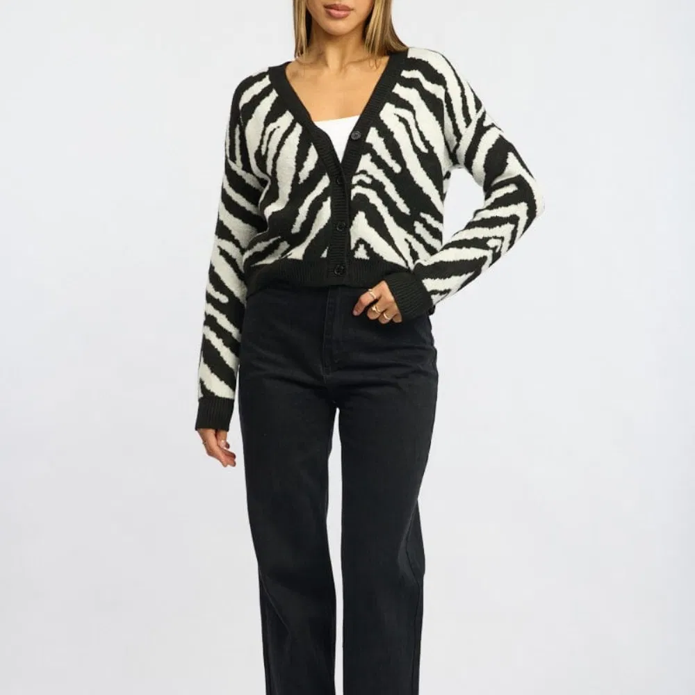 Fashionable Black Zebra Jacquard Patterned Crop V-Neck Women's Cardigan Sweater Details 1