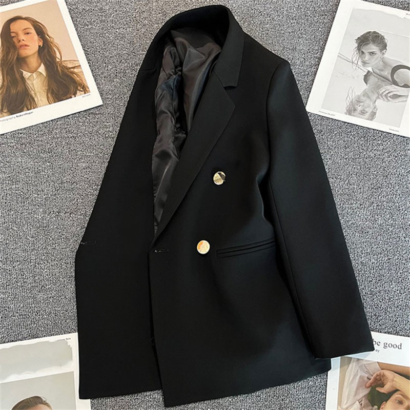 Women's Coat Detail 4