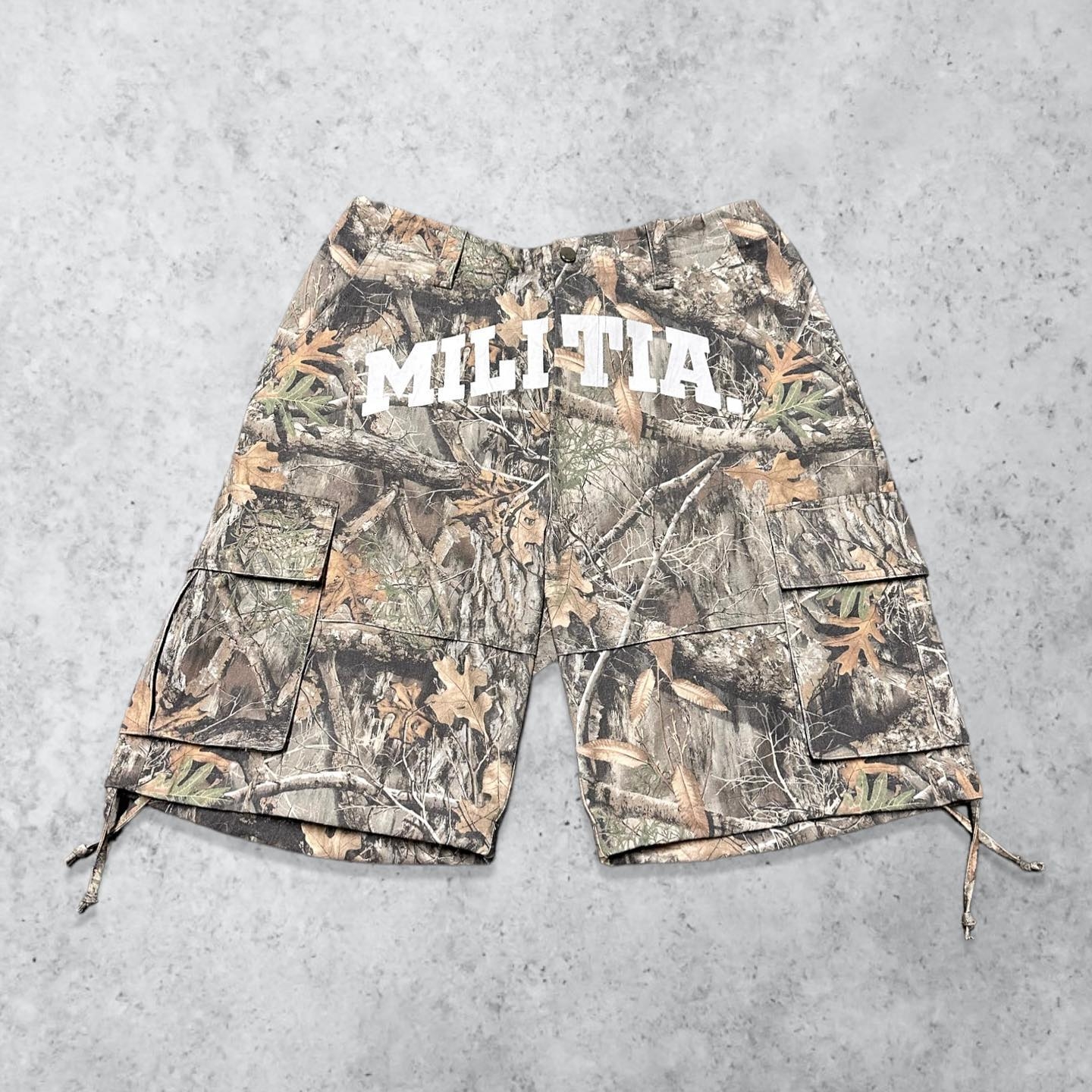Camo Cargo Shorts Details 1