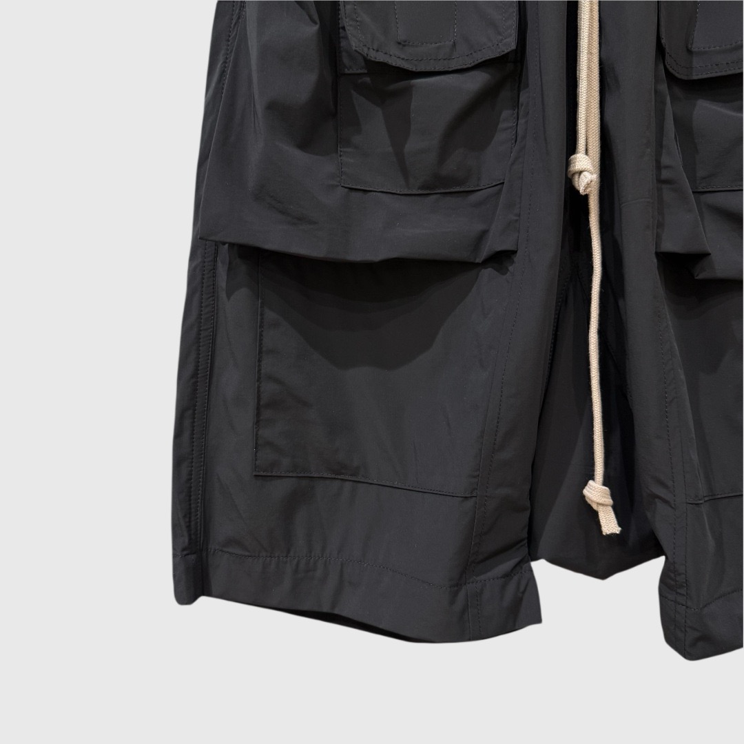 Dark Style Shorts with Multiple Pockets High Street Solid Color Drawstring Versatile Black Cargo Pants