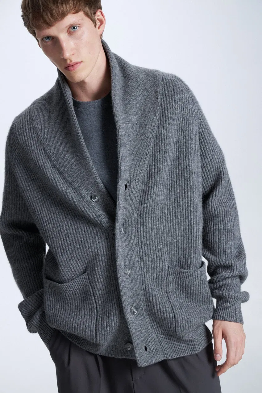 Wholesale Customized Men Luxury Wool Knitted Sweater Buttoned Cardigan Coat Male Knitted Sweater Coat with Wide Collar