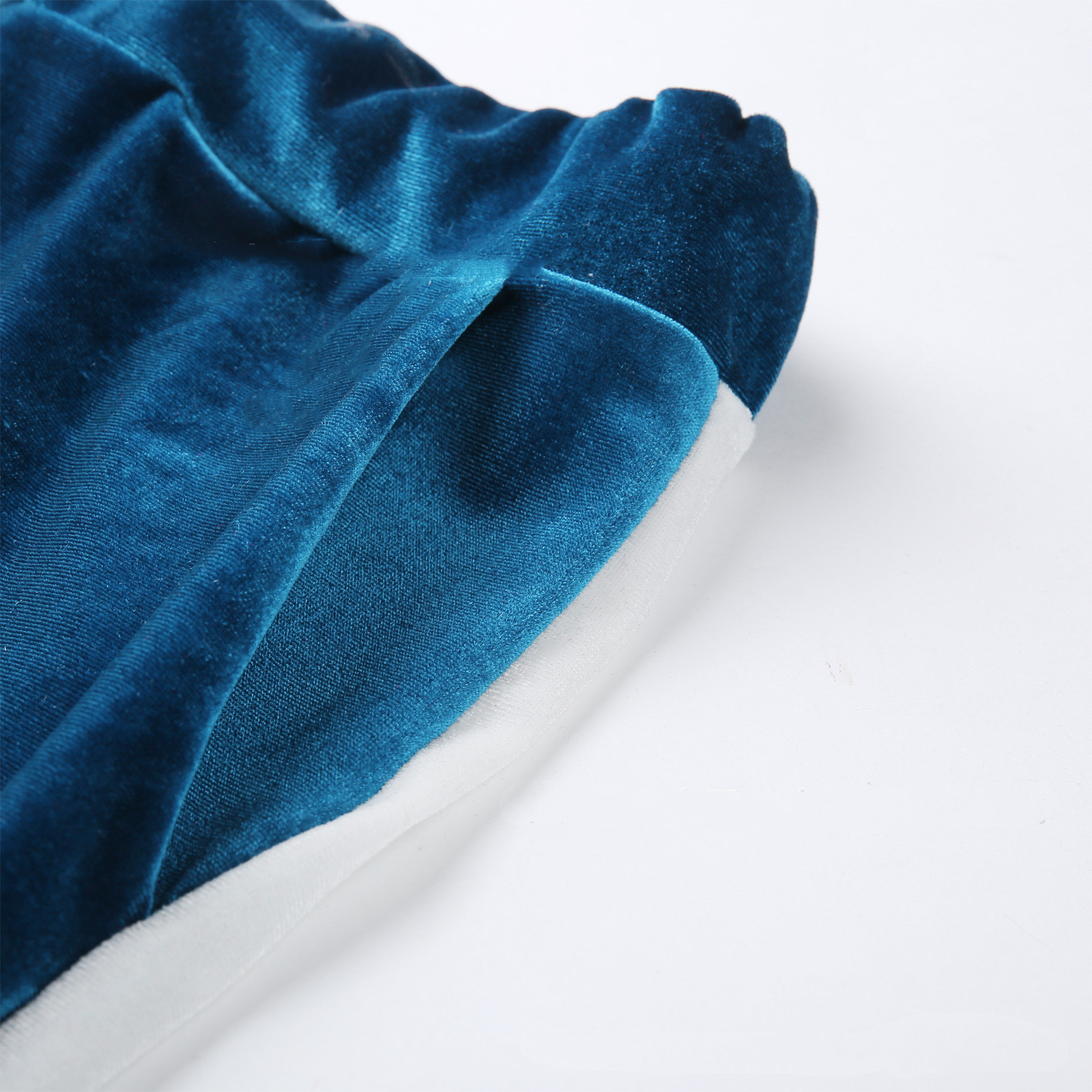 Sportswear elastic waistband detail