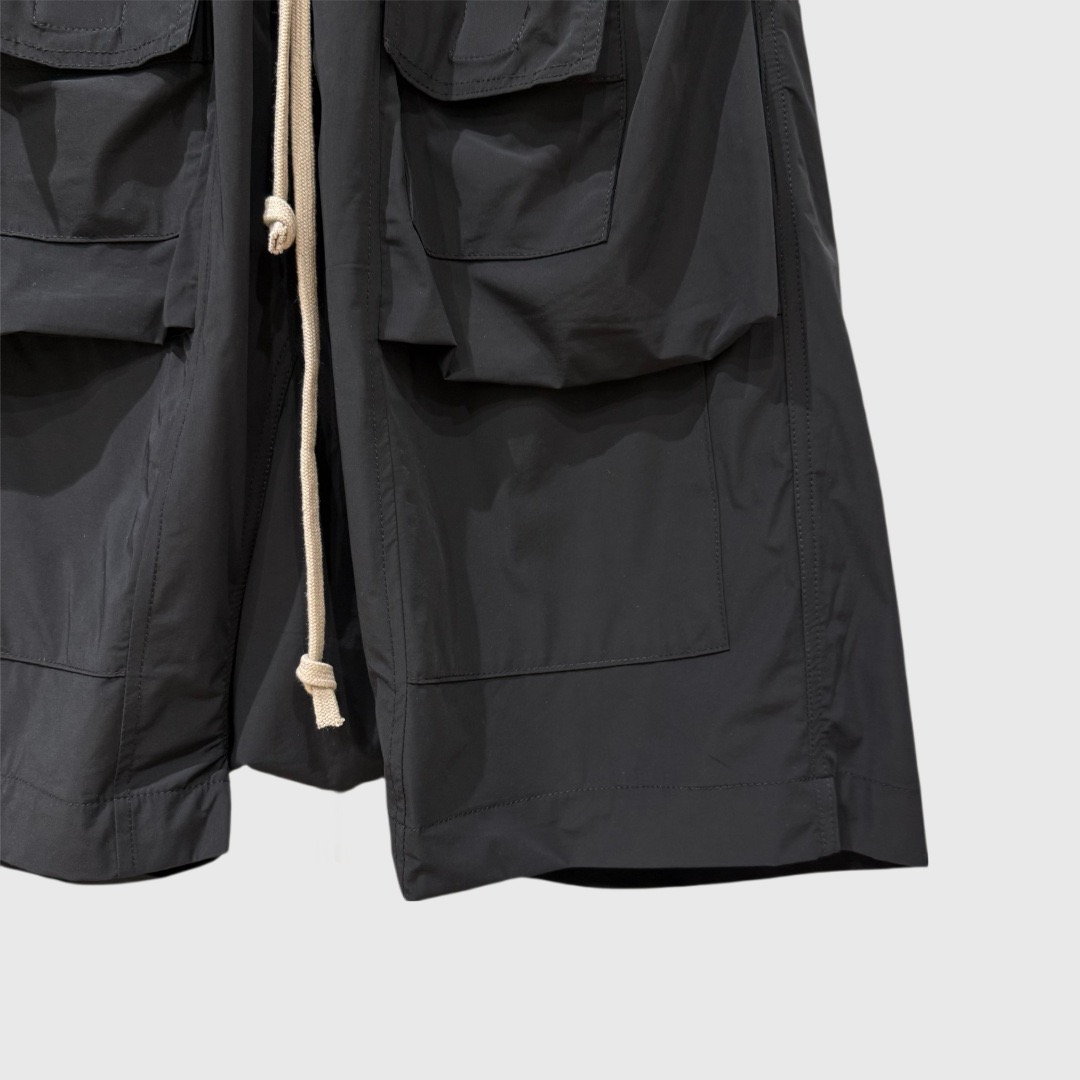 Dark Style Shorts with Multiple Pockets High Street Solid Color Drawstring Versatile Black Cargo Pants