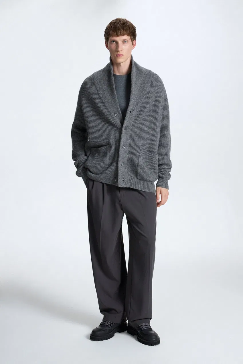 Wholesale Customized Men Luxury Wool Knitted Sweater Buttoned Cardigan Coat Male Knitted Sweater Coat with Wide Collar