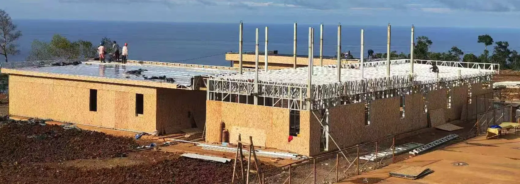خطوط إنتاج وتصنيع الحاويات والهياكل الفولاذية