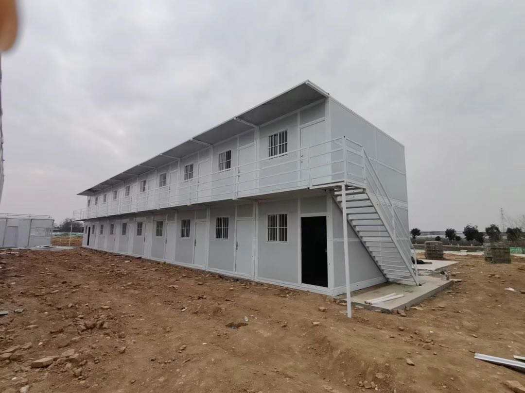 منزل متنقل أنيق مصمم لأساليب الحياة الحديثة