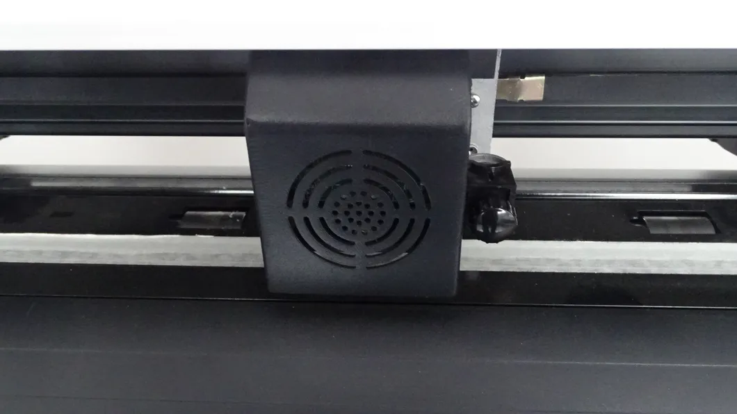Newfuture 720mm Servo System Automatic Vinyl Contour Cutting Plotter detail 4