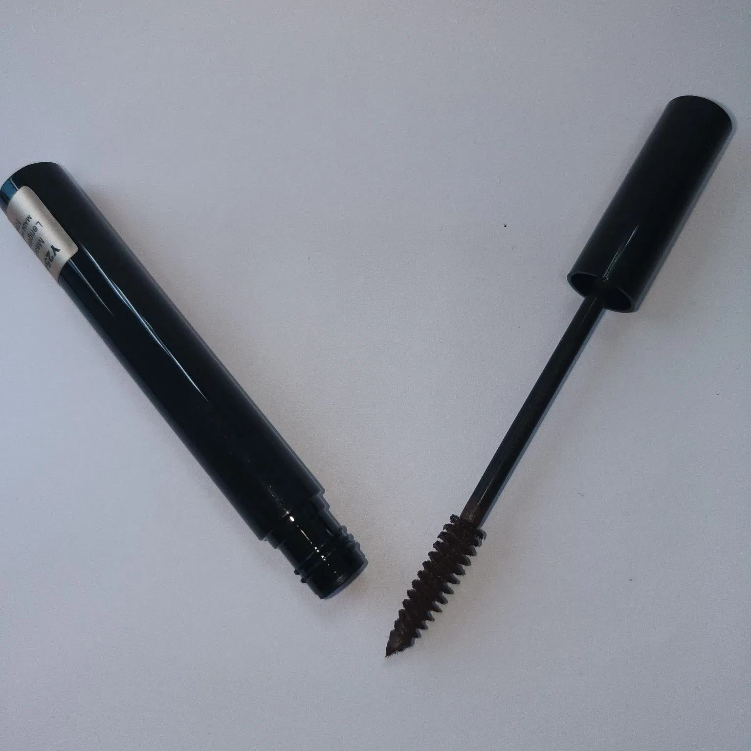 OEM Customized Long-Lasting Waterproof Mascara - Volumizing &amp; Lengthening Formula for Black Women with Thick Lashes