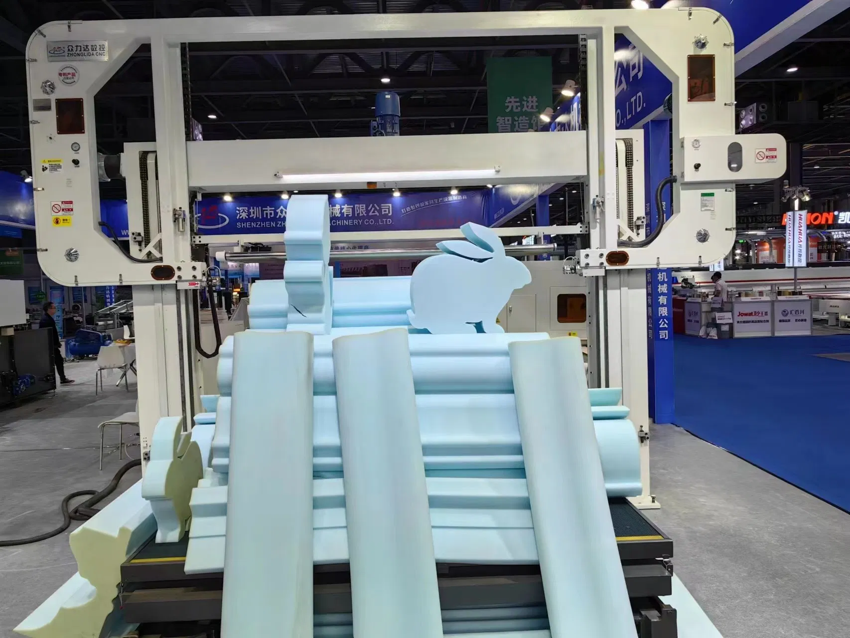 High Efficiency Sponge Contour Cutting Machine Horizontal Blade CNC Foam Cutter