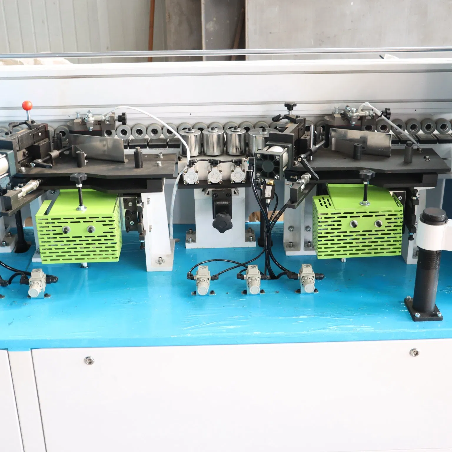 High-Performance Fully Automatic Pre-Milling Chamfering Contour Tracking Edge Banding Machine