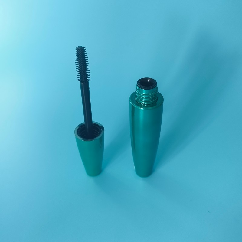 New Arrival Green Color New Style Luxury Mascara Tubes Hot Stamping Plastic Mascara Tube with Wand for Cosmetic Packaging