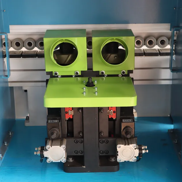 High-Performance Fully Automatic Pre-Milling Chamfering Contour Tracking Edge Banding Machine