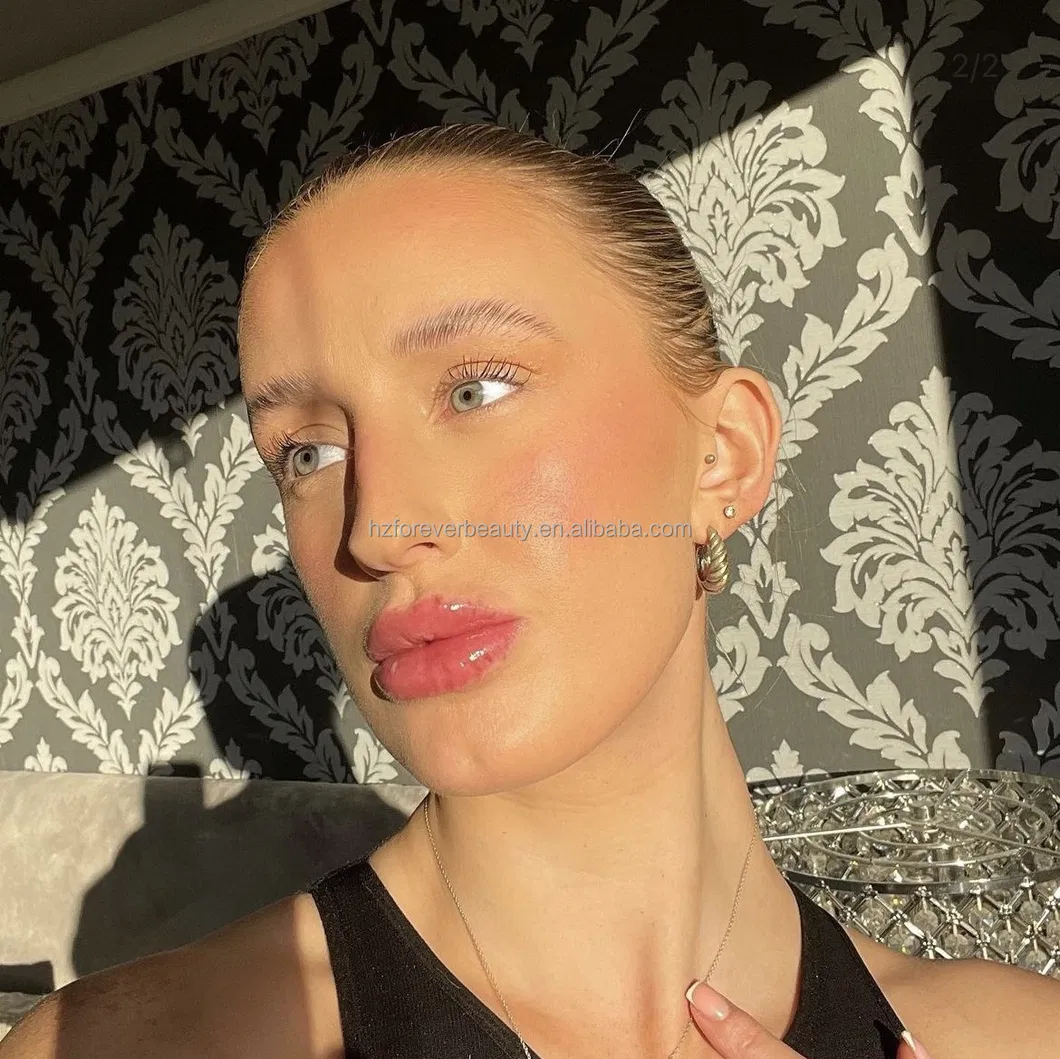 Hyaluronic Acid Collagen UV Protection Supper Volumizing Lip Plumper Gloss Lip Filler with White Label