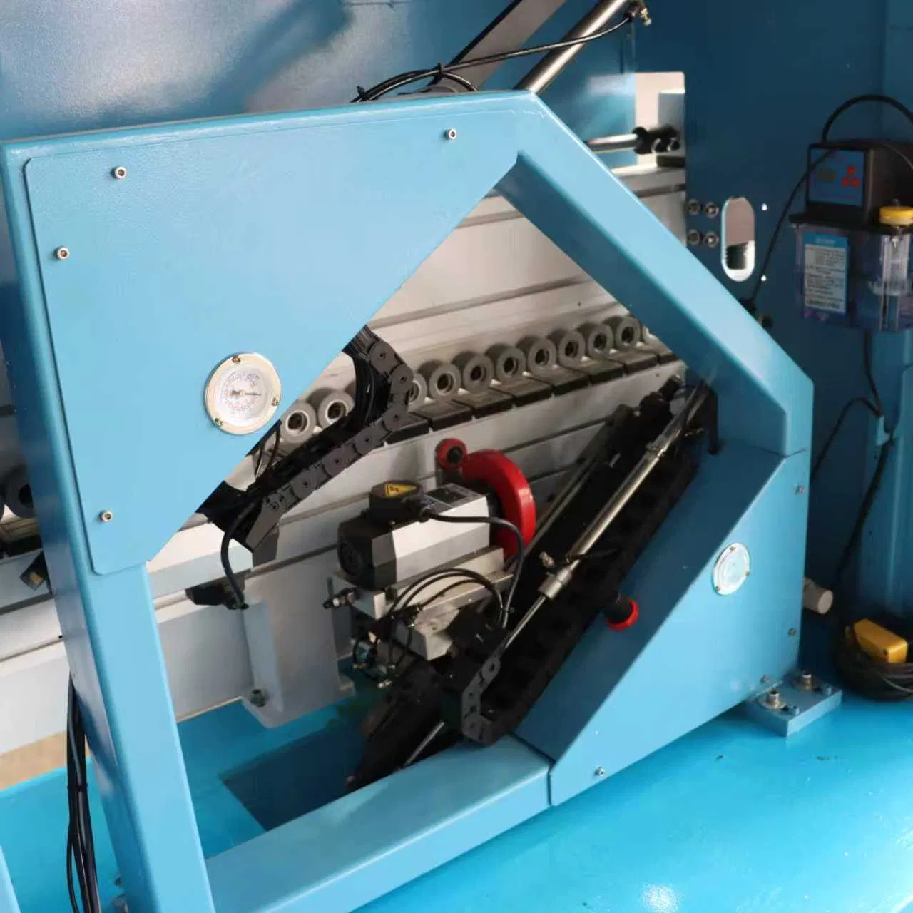 High-Performance Fully Automatic Pre-Milling Chamfering Contour Tracking Edge Banding Machine