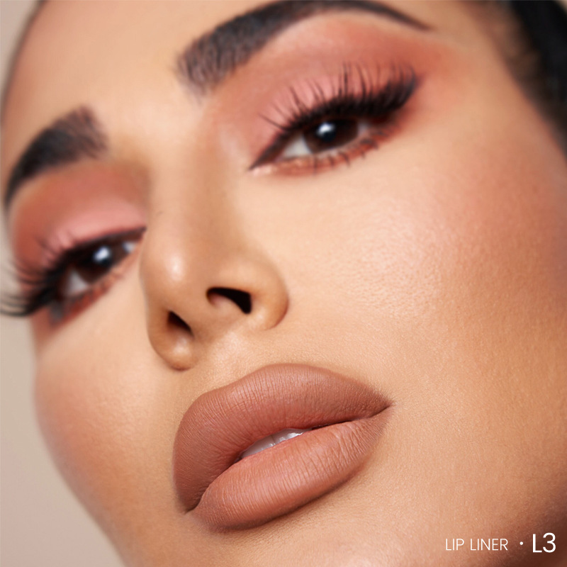 Lip Liner Display 7