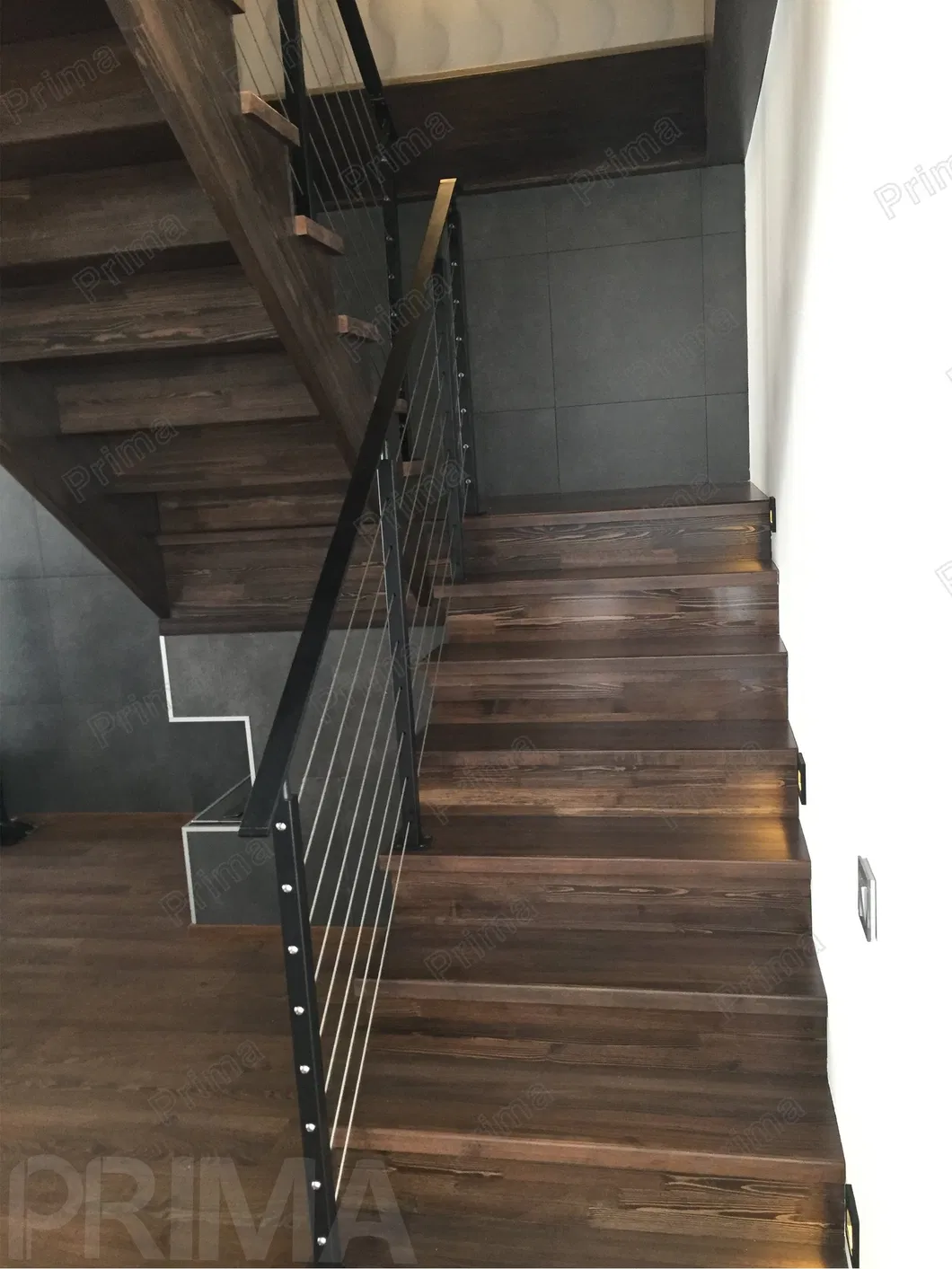 Vertical Railing Case