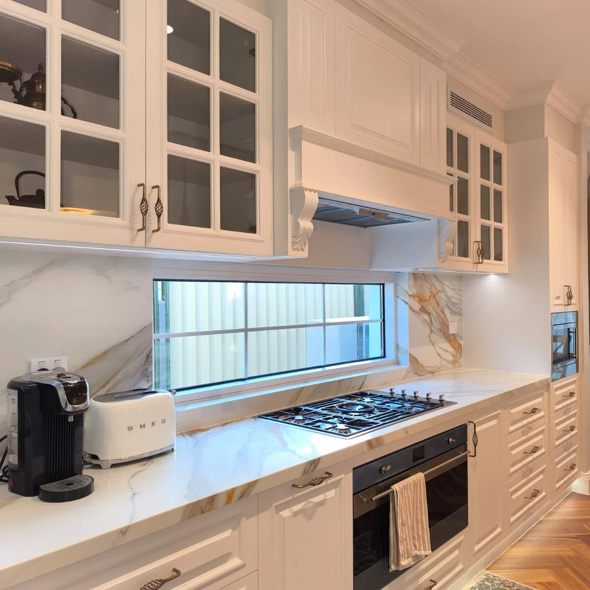 White Lacquer High Gloss Modern Kitchen Cabinet Set Countertop Oven Stove Kitchen Cabinet