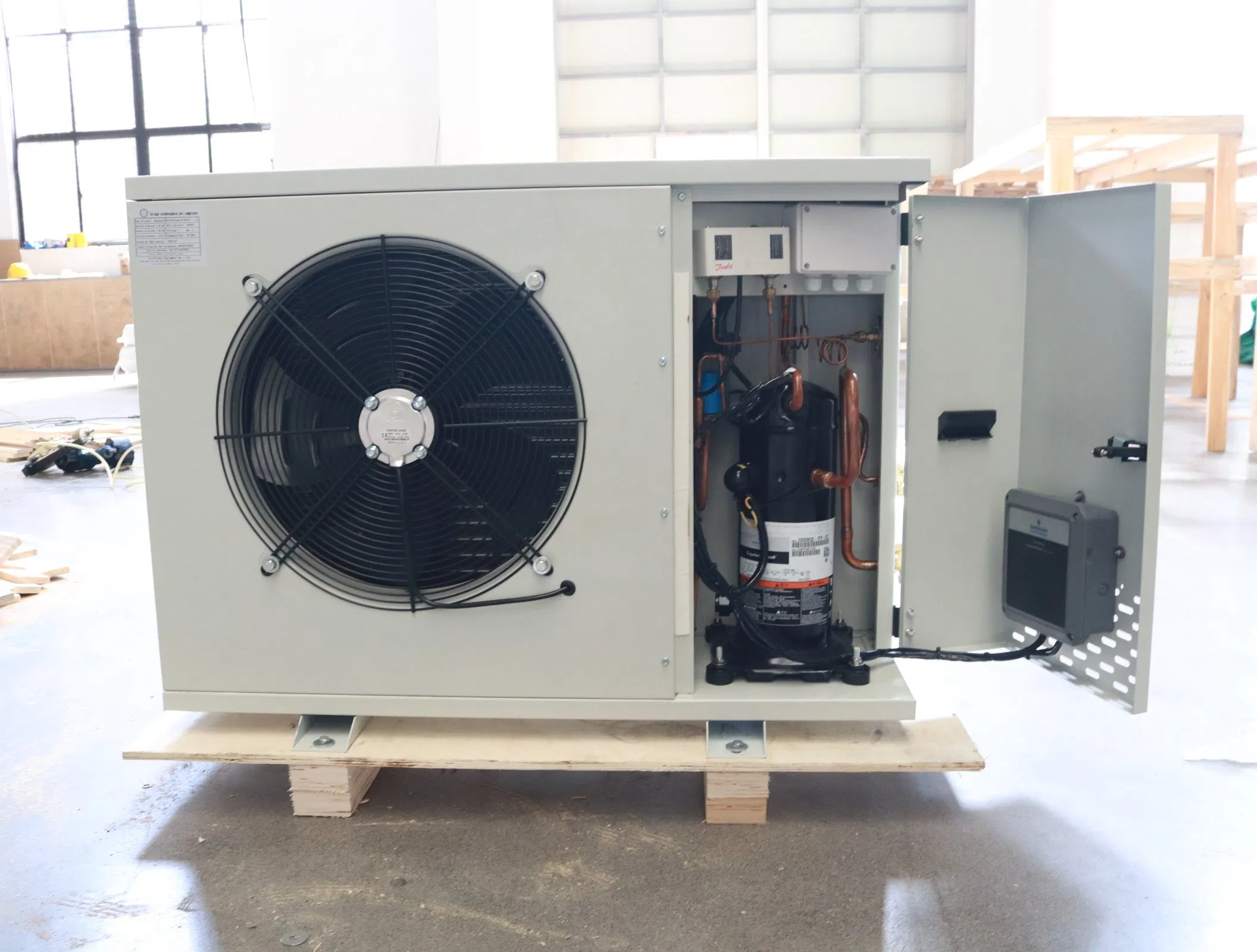 Majorrole Wall-Mounted Condensing Unit with F Type Condenser for Cold Storage