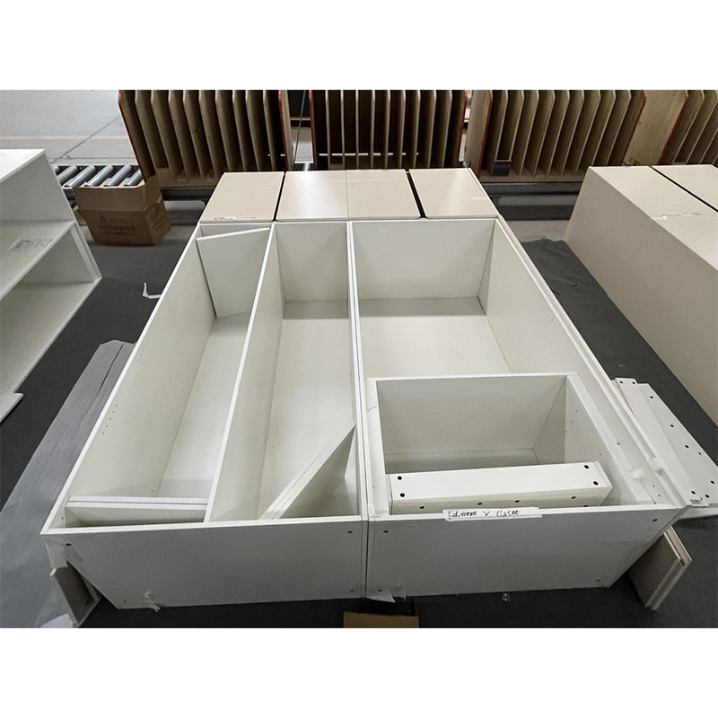 Customized Wooden Wardrobe Fitted Wardrobe with Hinged Doors for Apartments