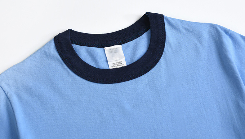 Camiseta branca em algodão personalizada com logo, cor de contraste, gola redonda, manga curta, casual, ajuste regular para homens com impressão