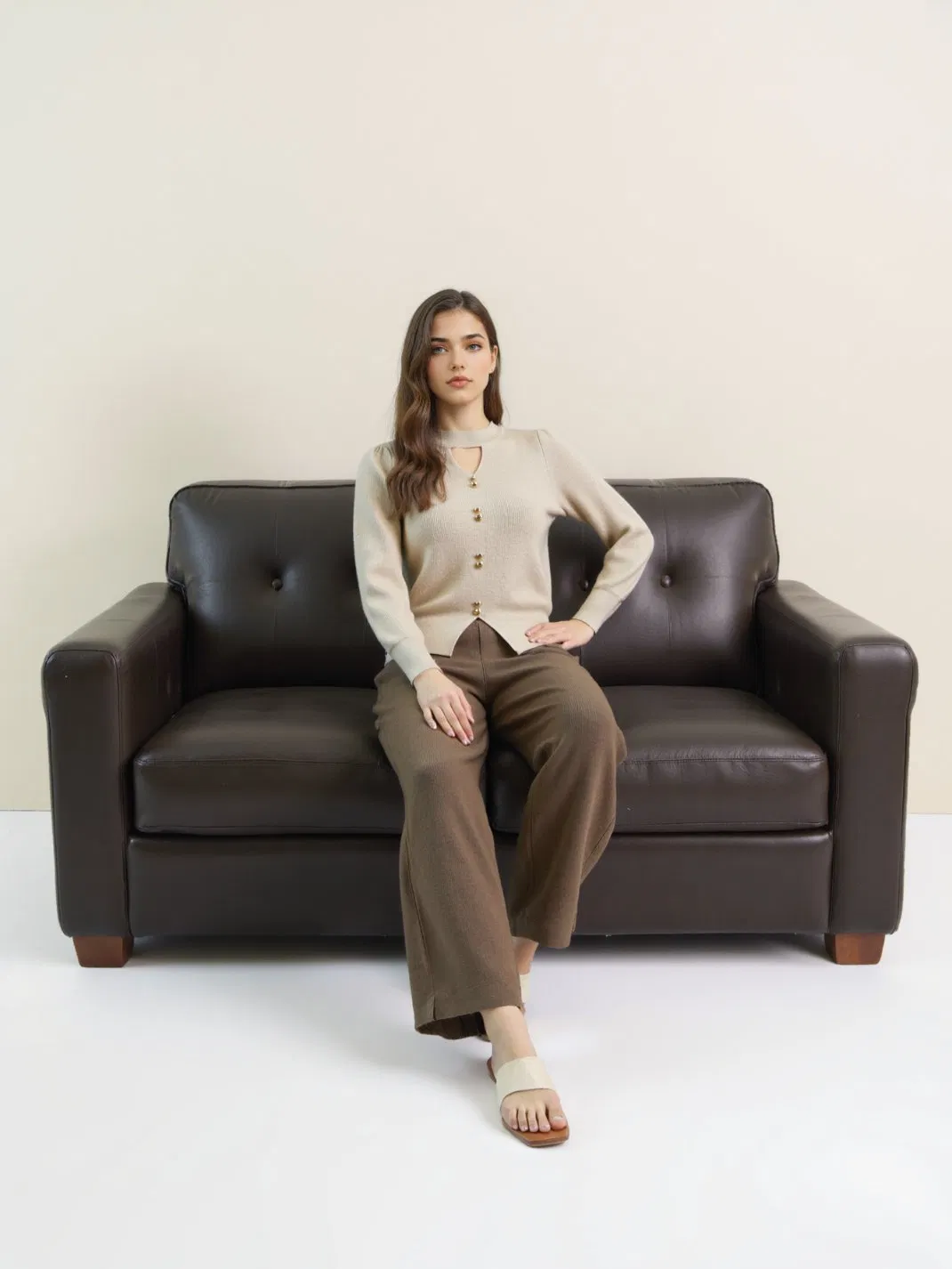 Estilo Casual Oversized Moda Tricô Feminino com Recortes, Suporte para Múltiplas Combinações de Fios