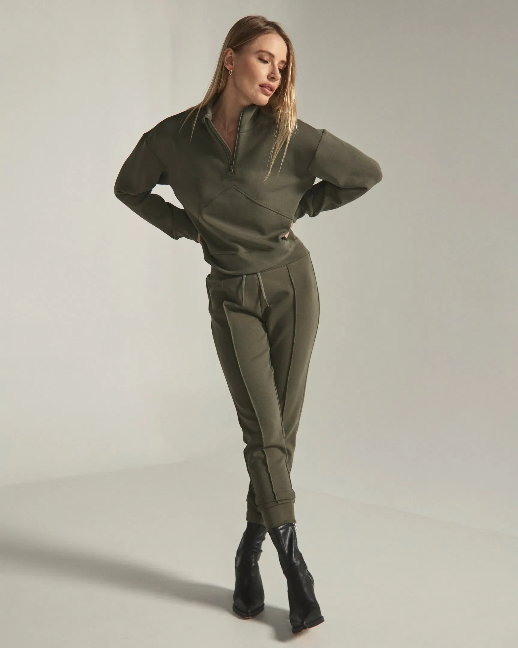 Calças Jogger Femininas Plissadas OEM Soft Knit Cintura Alta Cropped Roupas de Loungewear