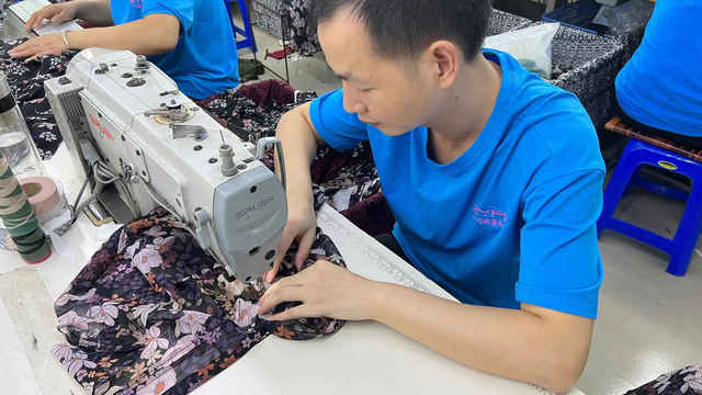 Roupas casuais masculinas OEM - camisetas e polos fabricados na China