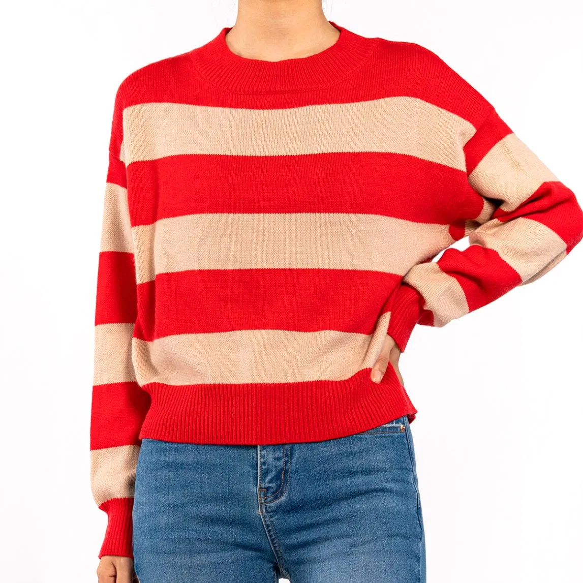 Design de blusa de malha de gola redonda com mangas longas em cores bloqueadas, malha listrada casual