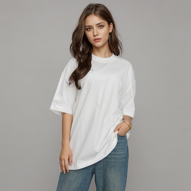 Camiseta Casual Branca de Gola Redonda com Fenda Lateral em Algodão de Bambu, Macia, Respirável e Ecológica, Top de Verão para Mulheres