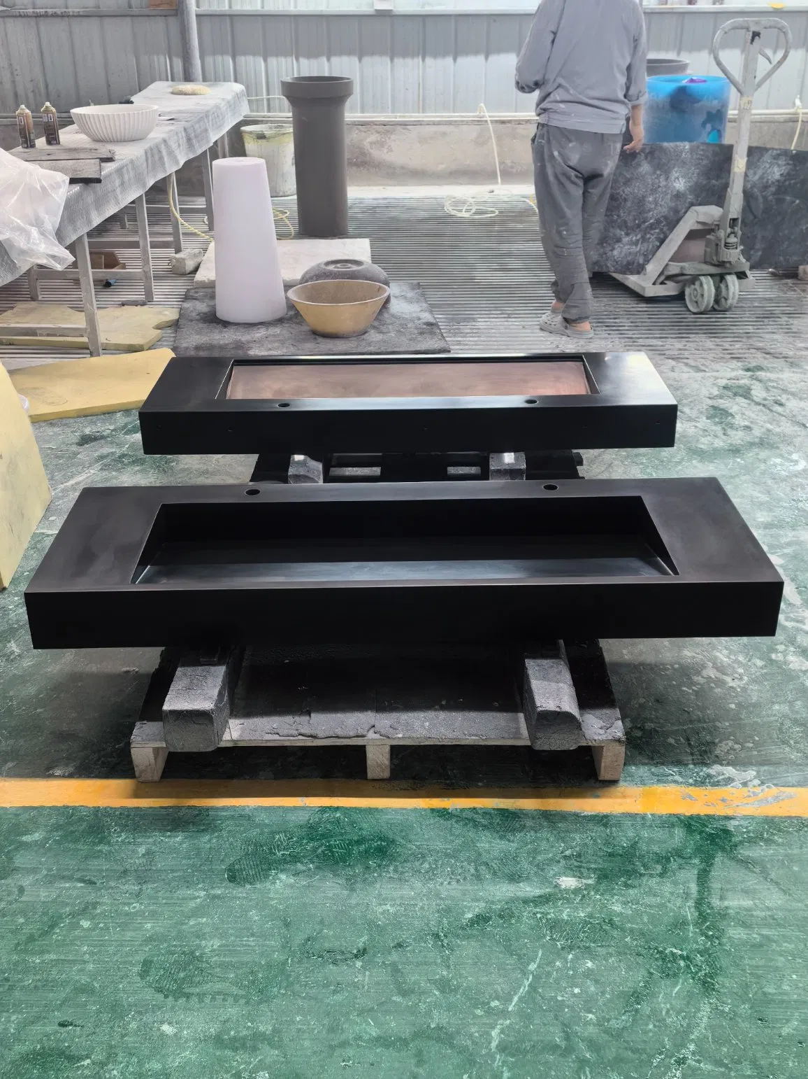 China Factory Customized Dimension Matte Black Artificial Stone Wall Hung Bathroom Wash Basin Solid Surface Wall Mounted Shampoo Sink