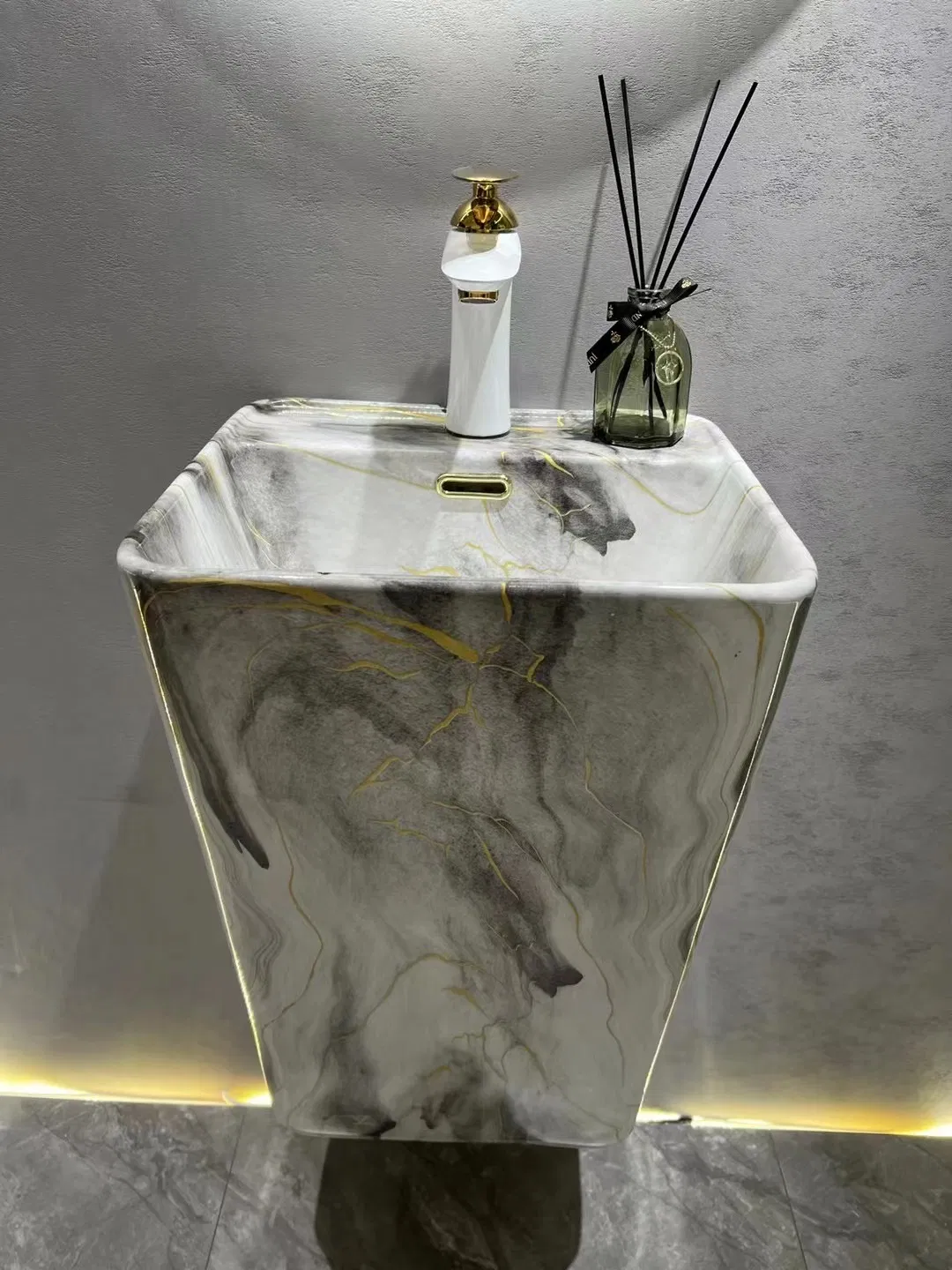 Modern Design Bathroom Ceramic Washing Basin Wall Hung Pedestal Sink
