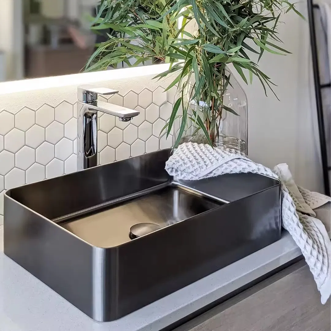 Round Bathroom Countertop Sink Detail 6