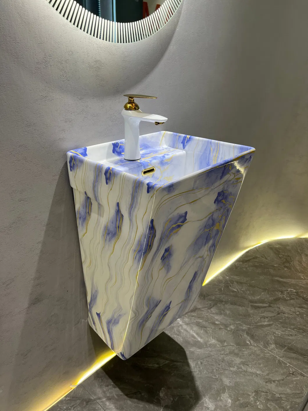 Pedestal Sink Detail 3