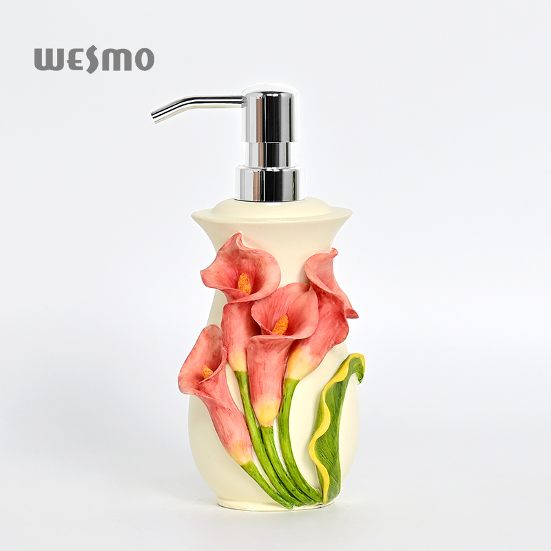 Hotel Bathroom Set Carved Flower Sculpture Design Manual Soap Dispenser Resin Bathroom Set