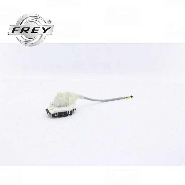 Auto Parts Front Right Door Lock Actuator Latch 2047201835 for Benz W204 W212 X204 C218 A207 C207