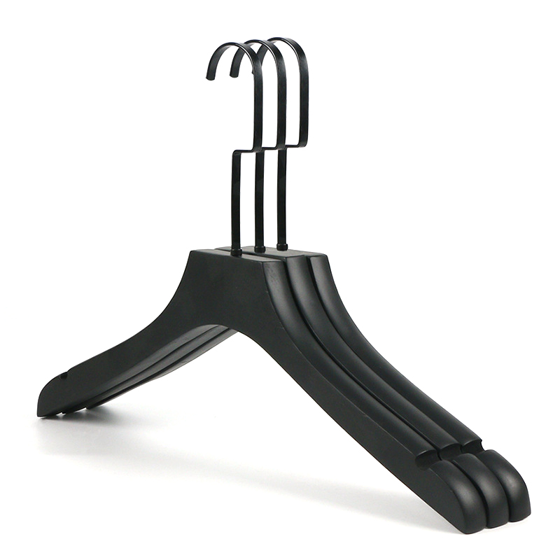 Wholesales Factory Price Customize Lacquer Solid Wood Clothing Non Slip Wooden Hangers Pants Bar Display Clothing